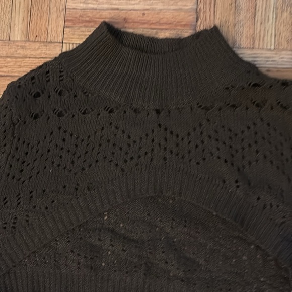 SHEIN cropped mock neck sweater & bra - Picture 2 of 5